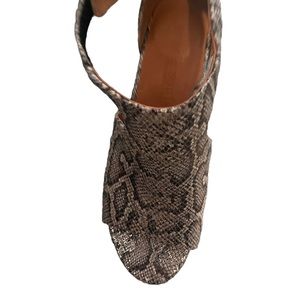 8.5 leather snake print sandals by kenneth Cole